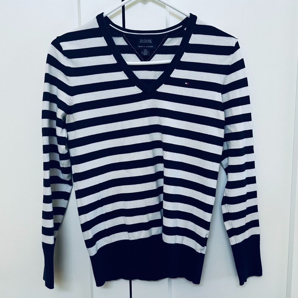 Tommy Hilfiger Women's Striped V-Neck Long-Sleeve Sweater